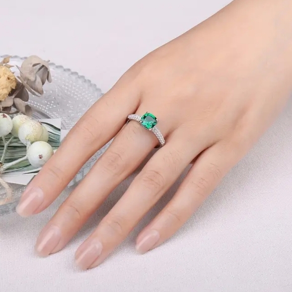 VQ Sterling Silver Ring - Picture 4 of 7